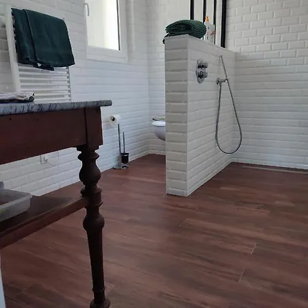 Privee Homestay